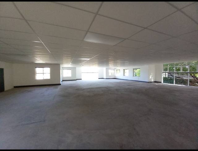 690M² OFFICE TO LET IN BRYANSTON